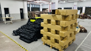 Tente de <span class=keywords><strong>camping</strong></span> imperméable d'extérieur en Oxford et fibre de verre, deux chambres, un salon, pour plusieurs <span class=keywords><strong>personnes</strong></span>, vie en plein air, <span class=keywords><strong>camping</strong></span> - Product Image 6