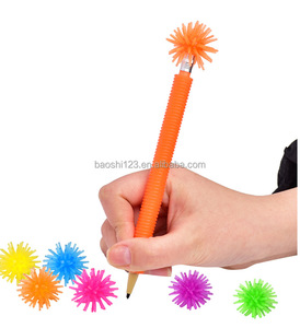 Balle adhésive grimpante en forme de fleur, jouet de décompression flocon de neige, balle adhésive à picots en TPR, mini jouet anti-stress - Product Image 2