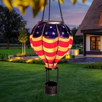 Lanterne solaire LED en forme de montgolfière avec éléments du drapeau américain 2026 pour jardin, indice de protection IP65, petite taille