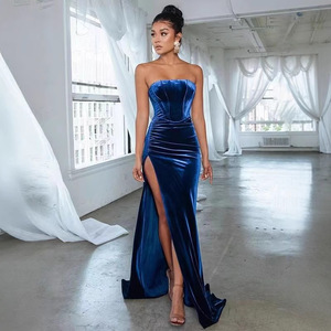 Robe de soirée élégante sans bretelles en velours, coupe ajustée, dos nu, taille naturelle, en tissu mercerisé pour femme - Product Image 1