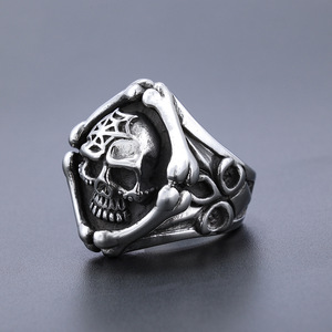 Anillo de calavera gótica de acero inoxidable, joyería de motorista Punk para hombres, banda de cabeza de muerte Vintage, anillo llamativo vanguardista - Product Image 3