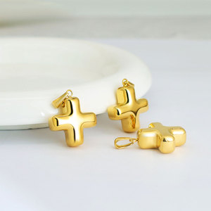 Colgantes y dijes de moda de acero inoxidable 316L chapados en oro PVD de 14K y 18K personalizados para hacer pulseras y dijes de cruz para la creación de joyas. - Product Image 2