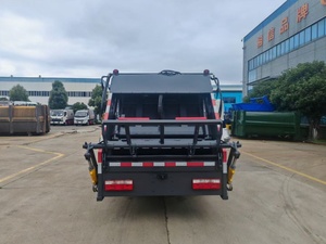 Camion à ordures compacteur 4x4/4x2, nouveau camion de collecte des déchets diesel, réservoir d'eaux usées monté à l'arrière de 130 litres - Product Image 5