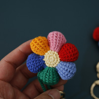 Porte-clés fleur arc-en-ciel au Crochet coloré fait à la main porte-clés floral pour la décoration de sac jouets en peluche porte-clés