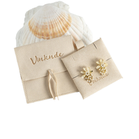 Pochette d'emballage de bijoux en microfibre de velours rose de luxe sur mesure en gros, coussin d'affichage portable pour boucles d'oreilles, bracelets