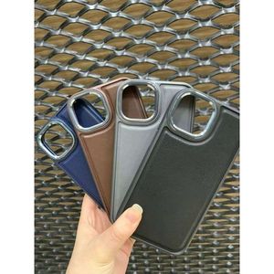 เคสโทรศัพท์หนังพร้อมกรอบโลหะสำหรับ iPhone 14 Pro Max ป้องกันการกระแทก - Product Image 1