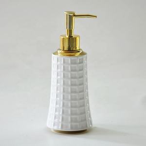 6 pezzi Bianco Reticolo di Disegno Placcatura In Oro Ceramica <span class=keywords><strong>Accessori</strong></span> Per il <span class=keywords><strong>Bagno</strong></span> <span class=keywords><strong>Set</strong></span> per la Toletta - Product Image 2