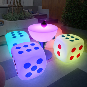 Conjunto de Mesa y Sillas Cúbicas de Plástico con LED para Terraza Exterior, Iluminadas, Resistentes al Agua, Decoración de Jardín, Muebles de <span class=keywords><strong>Bar</strong></span> para Fiestas - Product Image 1
