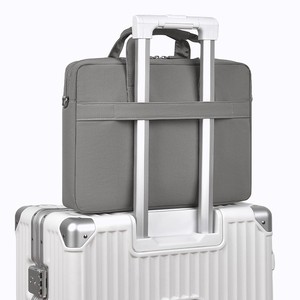 Maletín Minimalista Urbano Convertible y Moderno, Impermeable, de Tela de Poliéster Resistente, para Computadora Portátil, para Mujer - Product Image 6