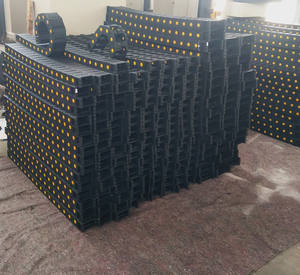 ケーブルエネルギーチェーンをけん引するプラスチックケーブルキャリア - Product Image 3