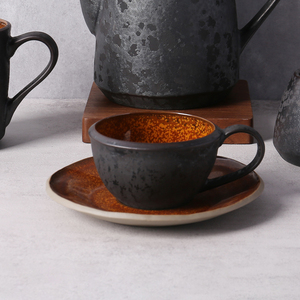 Les soucoupes de tasses à café en céramique de grande valeur de l'usine Hualian OEM ODM bicolore émaillé délicat petit Gamerad noir pour les joueurs - Product Image 4