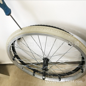 Ruedas Traseras Sólidas para Silla de Ruedas de 24 Pulgadas, Ruedas de Accionamiento de Aleación de Aluminio con Fijaciones de Eje, Uso Manual - Product Image 3