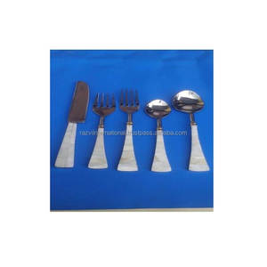 Service de couverts en métal avec manche en résine noire service de couverts à revêtement métallique brillant pour hôtels et restaurants - Product Image 2