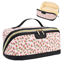 Grande trousse de maquillage carrée matelassée à motif de dessin animé, sac de voyage portable pour cosmétiques avec poignée, double fermeture éclair dorée, trousse de toilette esthétique et moelleuse 100%