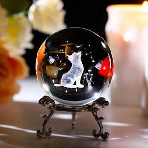 Venta al por Mayor de Bolas de <span class=keywords><strong>Cristal</strong></span> Blancas con Patrón de Gatos, Base de Metal, Venta Directa de Fábrica, Regalo de Navidad Personalizado Tallado para Niños - Product Image 1