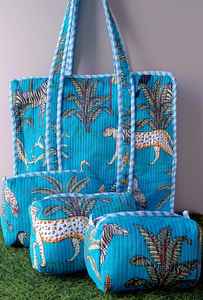 Bolso tote de algodón acolchado con estuche de maquillaje floral, organizador de cosméticos de viaje, bolso de hombro hecho a mano, regalo para ella - Product Image 3