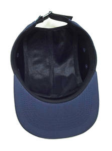 Casquette personnalisée à séchage rapide légère à 5 panneaux Casquette de pêche perforée à bord plat pour les sports de plein air et le camping - Product Image 2