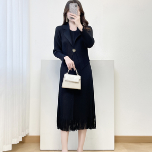 Robe de grande taille à franges de couleur unie associée à un petit manteau pour un <span class=keywords><strong>ensemble</strong></span> plissé élégant - Product Image 3