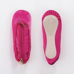 2025 vente en gros vente chaude <span class=keywords><strong>ballerine</strong></span> pantoufle pochette de maquillage <span class=keywords><strong>pas</strong></span> <span class=keywords><strong>cher</strong></span> sac Ballet Pointe chaussures cadeaux sac - Product Image 5