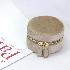 Petite pochette de rangement pour colliers et bagues en velours, fermeture éclair tout autour, étui de voyage en velours, forme ronde, étui à bijoux pour femmes - Product Image 3