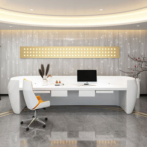 Comptoir de caisse en FRP sans joint Q043, design artisanal, comptoir de bar incurvé organique pour restaurant, salle de sport, bureau, hall d'accueil, centre de spa - Product Image 2