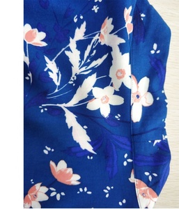 <span class=keywords><strong>Robe</strong></span> à rayonne avec imprimés bleus, tenue à la mode avec ouverture frontale, manches 3/4 - Product Image 3