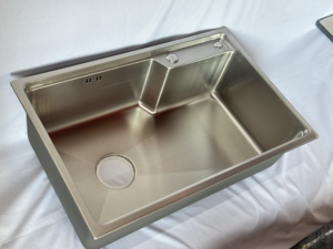 อ่างล้างจานสแตนเลสสำหรับห้องครัวทำด้วยมือ6845การติดตั้งใต้เมาท์แบบทำด้วยมือการออกแบบร่วมสมัยสำหรับการใช้งานเชิงพาณิชย์304 - Product Image 3