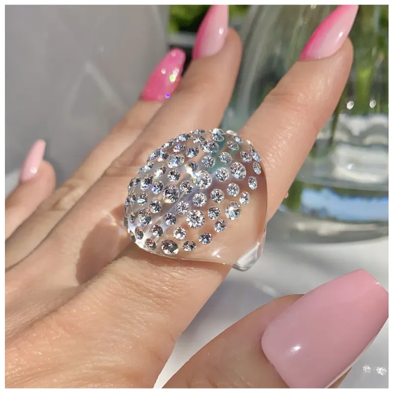 Mode-Sieraden Rond Chunky Koepel Vormige Iriserende Strass Hars Ring Voor Vrouw Heldere Trendy Unieke Acetaat Cocktail Ring