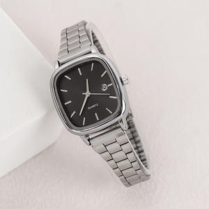 Montres Quartz Luxe Sur Mesure Carrées Calendrier Simple Étanche Superclone Populaire pour Hommes et Femmes - Product Image 6