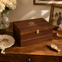 Boîte en bois avec couvercle à charnières, élégante boîte à souvenirs en bois d'acacia avec fermoir métallique fiable pour boutique professionnelle