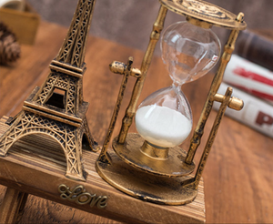 Cadeau d'anniversaire, décoration de tour Eiffel rétro en fer, minuteur à sable avec design Art Déco, boîte cadeau simple et moderne - Product Image 2