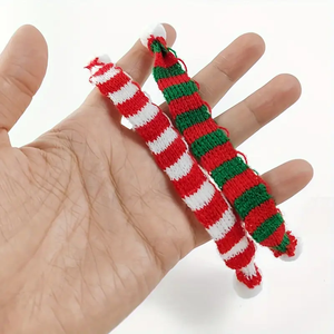Mini-chapeaux de Noël rouges en tricot pour bouteilles de vin – Décorations festives pour cadeaux de fête de Noël - Product Image 5