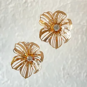 Fashion Flower Stud Earrings 18k Gold Plated For Women Girls Filigree Flower Wedding Earring