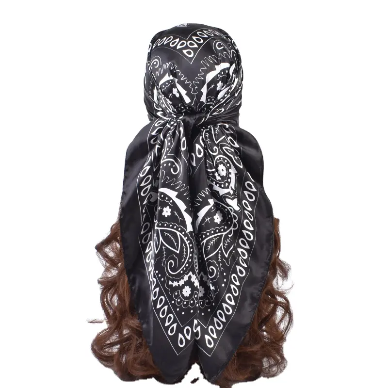 Qianlv Factory's New Satin impreso bufanda cuadrada pañuelo para la cabeza al por mayor barato Vintage Paisley sedoso hijab Low Customization