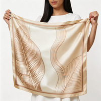 Foulard carré en satin de luxe imprimé multi-tailles, design OEM, pour cheveux ou cou, idéal pour les fêtes, cadeau pour femme, vente en gros