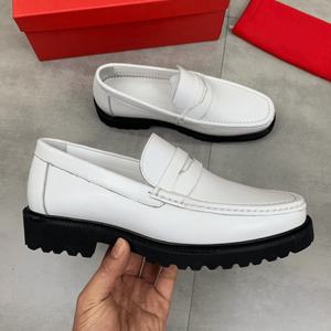 Mocasines de Hombre de Alta Calidad, Costura Artesanal de Precisión, Lujo Discreto, Cómodos y Transpirables, Ferragamos - Product Image 4