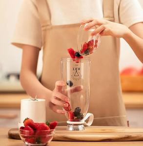 Espremedor de Cítricos Portátil Recarregável USB/Sem Fio de 500ml com 4 Lâminas para Casa, Atividades ao Ar Livre, Viagens e Smoothies - Product Image 4