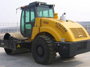 รถบดถนนขนาดเล็ก ลู่ตง 12 ตัน รุ่น LT212 พร้อมห้องโดยสารปรับอากาศ - Product Image 2