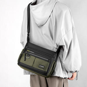 Sac à bandoulière pour homme, grande capacité, imperméable, léger, durable, résistant à l'usure, en tissu Oxford, multi-poches, pour le travail et les loisirs - Product Image 3