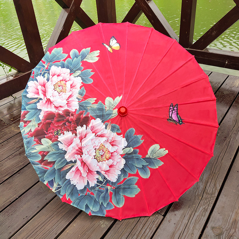 Grande pivoine rouge