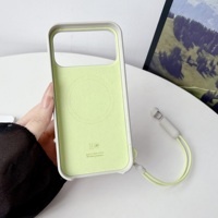 Funda con correa y soporte magnético para iPhone 17 Pro Max, con botón AI y carga inalámbrica, diseño original 1:1 con logo Beats y tacto suave.