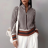 2026 Vintage Europäische Damen-Strickjacke mit Hahnentrittmuster, Stehkragen und Reißverschluss, Farbblock-Gestreifter Kurzer Freizeitpullover