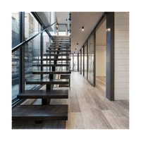 Escalier droit au design moderne pour villa, modèles à détecteur de mouvement lumineux du fabricant chinois pour les escaliers du deuxième étage