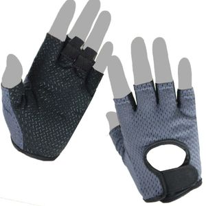 Venta al por mayor medio dedo antideslizante gimnasio guantes Yoga equipo de ejercicio para barra Horizontal Fitness entrenamiento mujeres - Product Image 3