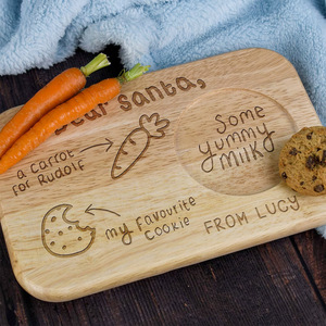 Plateau de service de Noël en bois Guibang personnalisé, porte-gâteaux et lait en forme de carotte pour Père Noël, par Lucy - Product Image 1