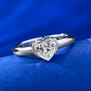 新しい925シルバーゴールドメッキ6*6ハート型リング、<span class=keywords><strong>50</strong></span>ポイントハート型ハイカーボンダイヤモンドガールズハートジュエリーリングシルバー - Product Image 2