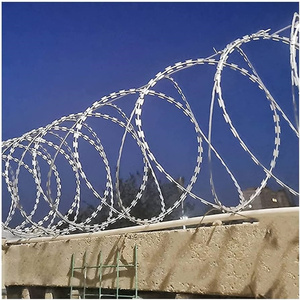 <span class=keywords><strong>Gillette</strong></span> <span class=keywords><strong>de</strong></span> alta calidad según Gi Concertina Razor Wire 600mm diámetro <span class=keywords><strong>precio</strong></span> soporte grapa longitud por rollo - Product Image 2
