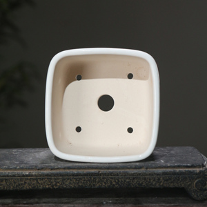 Maceta Cuadrada de Cerámica Hecha a Mano, Diseño de Escena Nevada en Arcilla Blanca, Aplique Decorativo para Plantas - Product Image 3