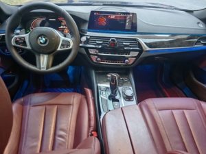<span class=keywords><strong>BMW</strong></span> 530Li XDrive M Sport 2.0T Turbo Manual Usado 2020, Asientos de Cuero Izquierdos, Interior Negro y Rojo, 30000KM, Equipamiento Completo, Bien Mantenido - Product Image 5