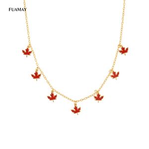 שרשרת תליון עלה מייפל מצופה זהב עם אמייל אדום מכסף 925 של FUAMAY - Product Image 1
